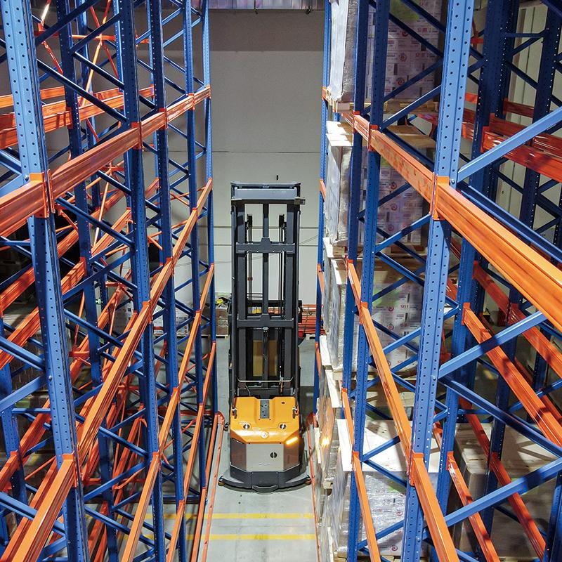 Zowell VUE116 1.6 Ton Man-Up Swing Reach Forklift